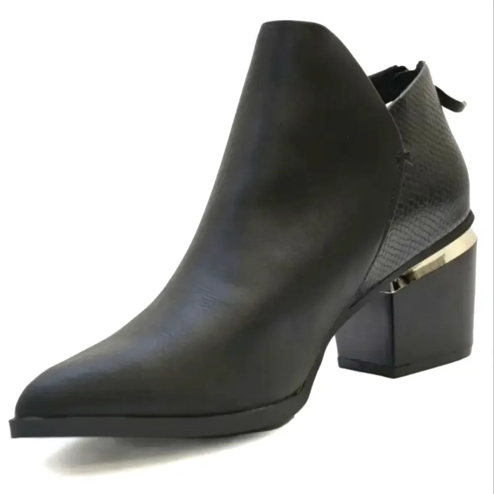Sleek Western Black Ankle Boots with Metallic Trim Sz 10